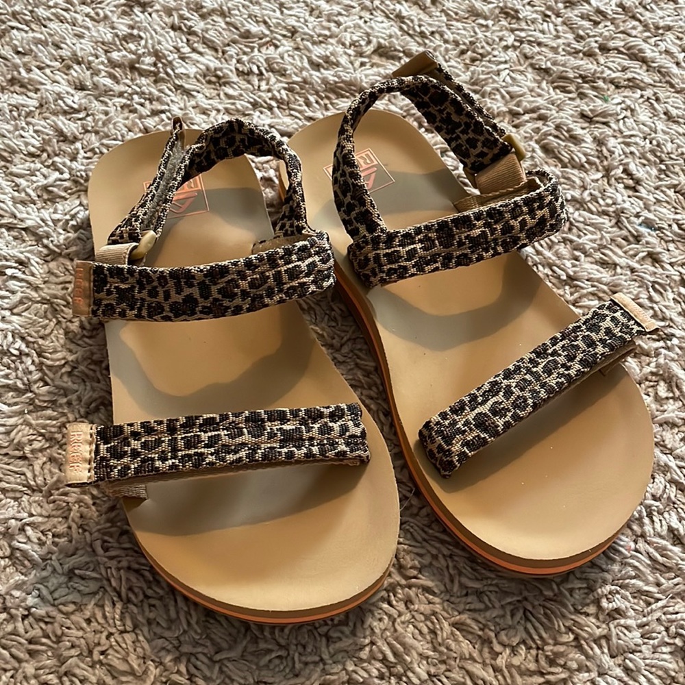Girls Reef Leopard Sandals